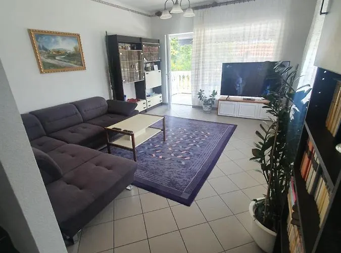 Semesterbostad Wolf Vendeghaz *